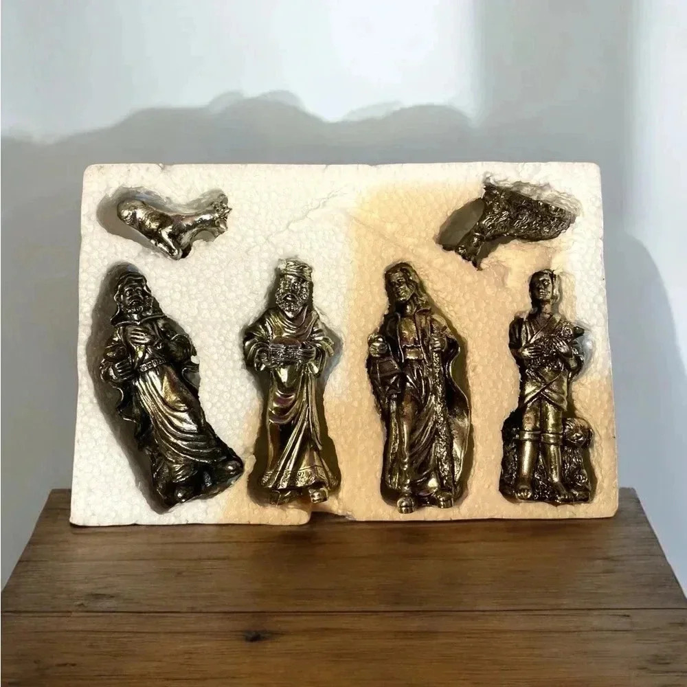 International Silver Co 11 Pc Nativity Set Christmas Decor offers welcome - Picture 8 of 9